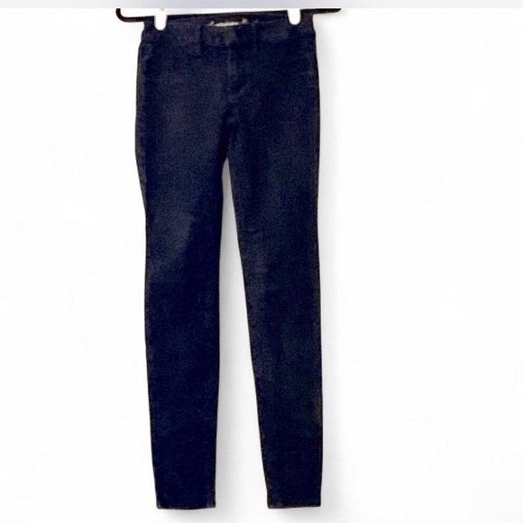 American Eagle Outfitters Denim - American Eagle stretch High Waisted Jeggings 
Size / regular